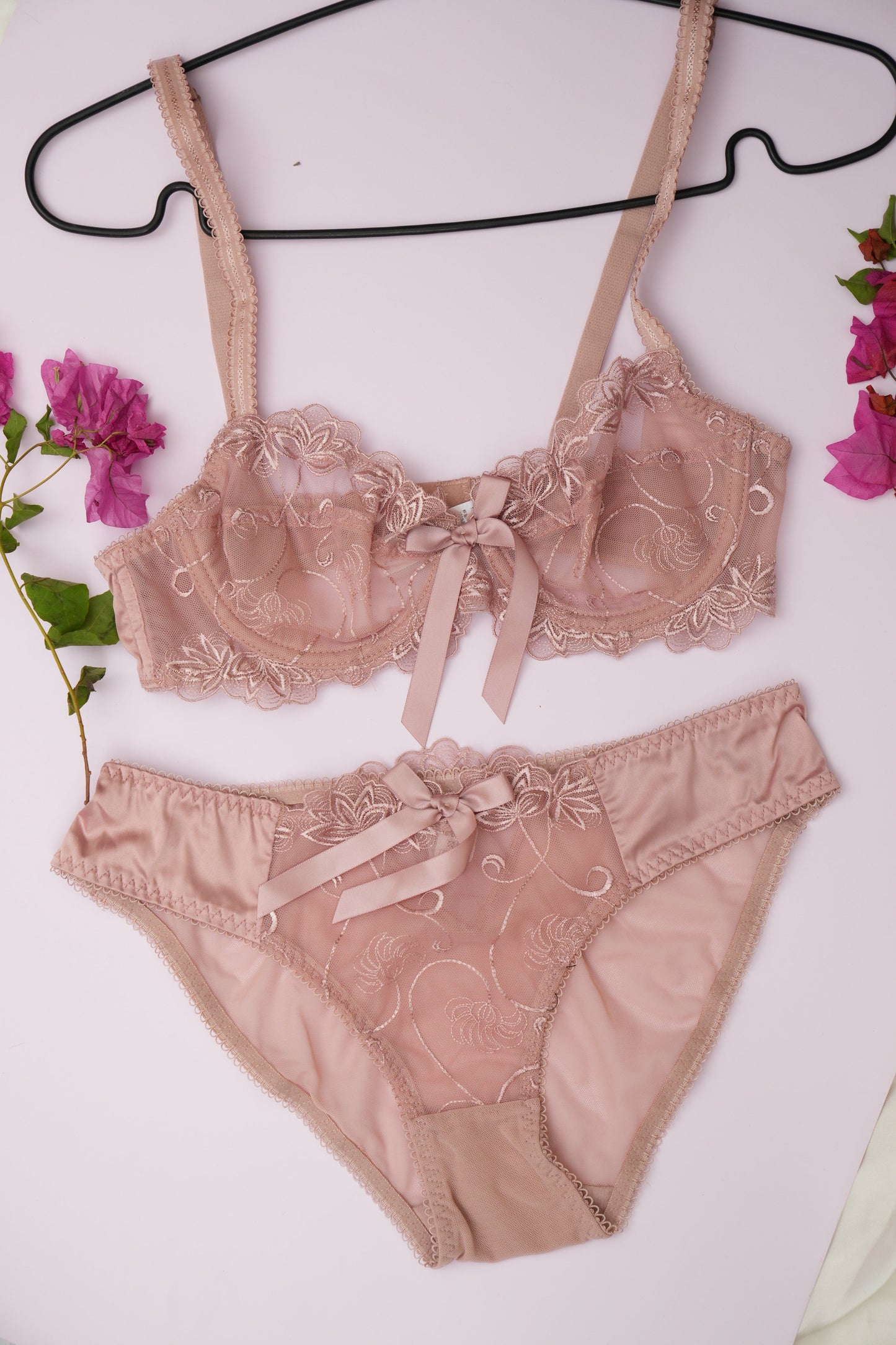 Eve lace bra set