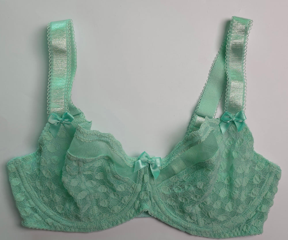 Dottie in Mint
